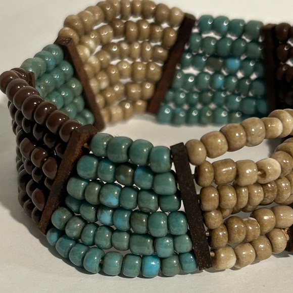 Intricate Brown and Green Beaded Bracelet - Picture 5 of 9
